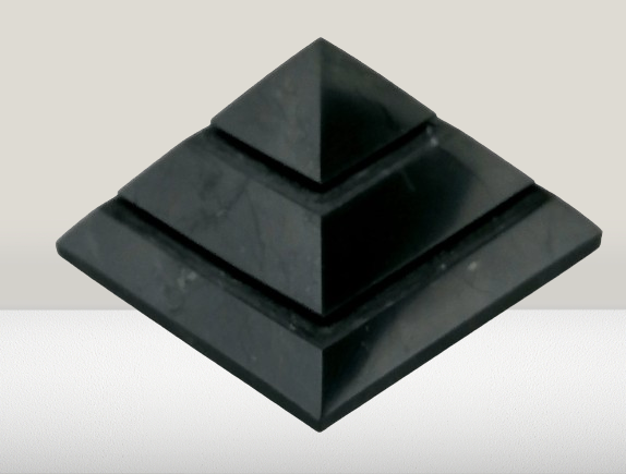 Šungitová pyramida Saqqara, Džoserova pyramida 4 cm